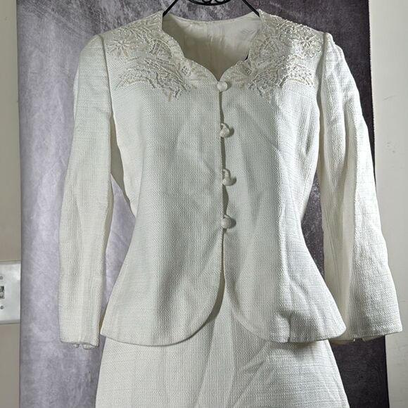 Kasper White suit vintage button top & skirt lined pearl buttons Small Retro Y2K - Picture 3 of 16